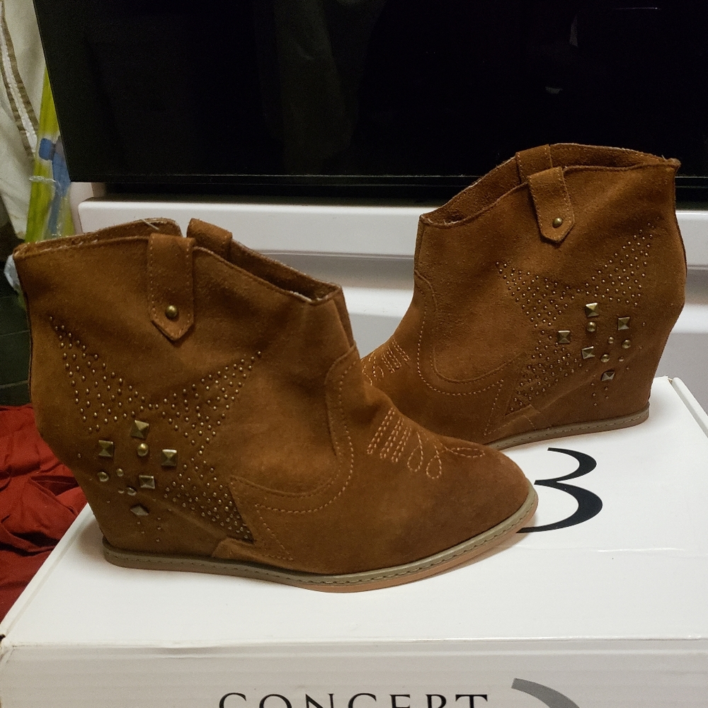 NAUGHTY MONKEY SUEDE HIDDEN HEEL WEDGE WESTERN STYLE ANKLE BOOT/SZ.8/SNWOT